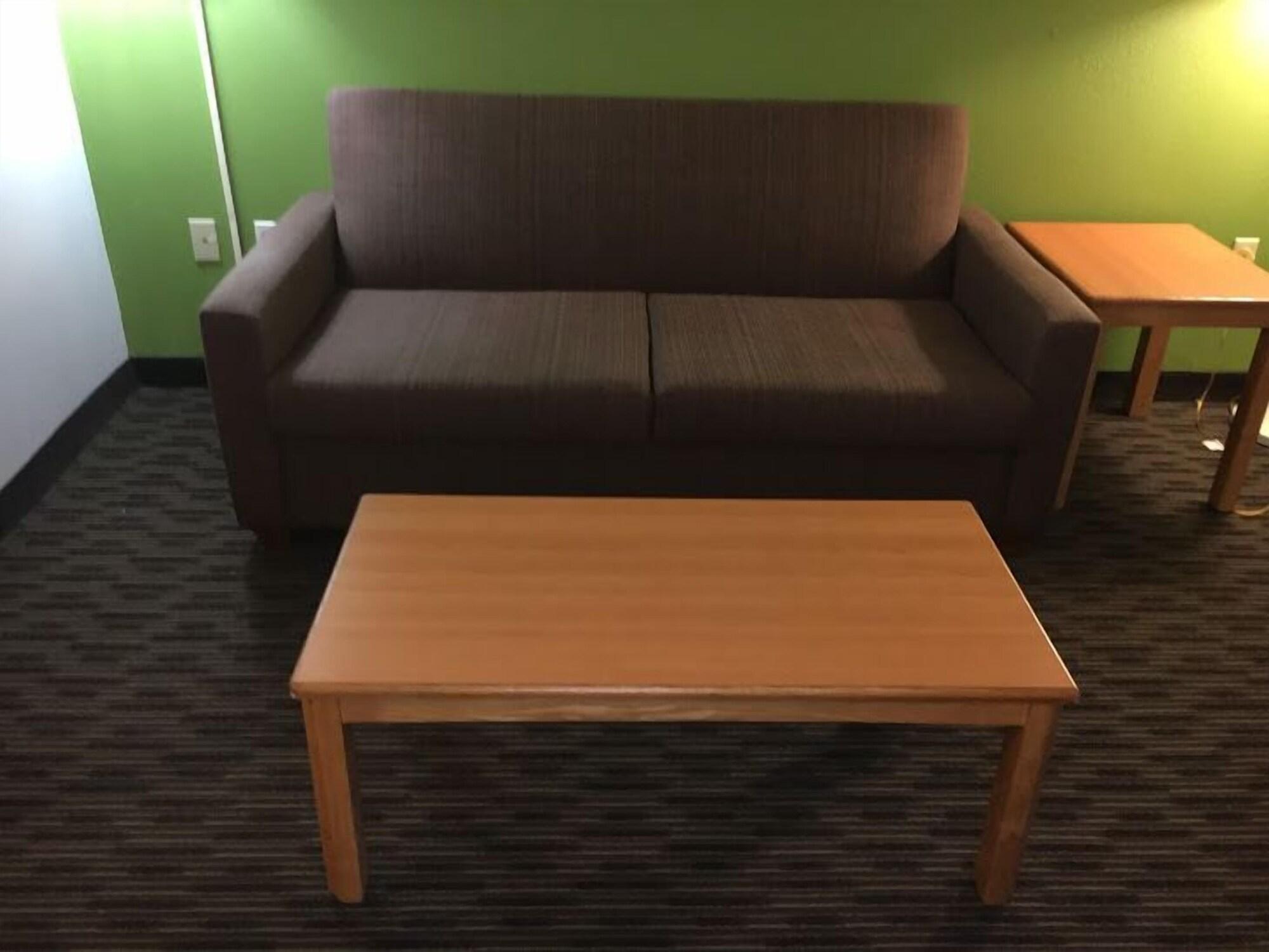 Quality Inn & Suites Airport Austin Bagian luar foto