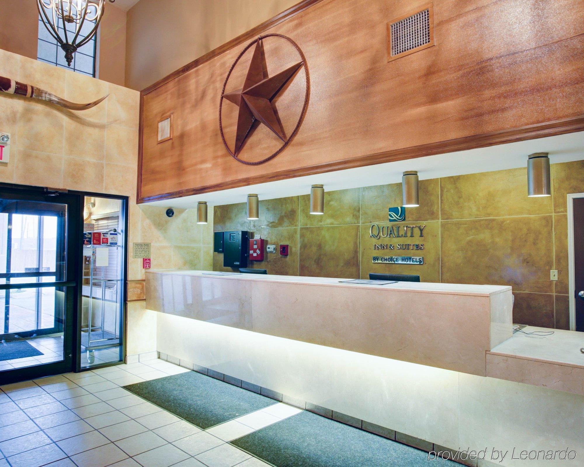 Quality Inn & Suites Airport Austin Bagian luar foto