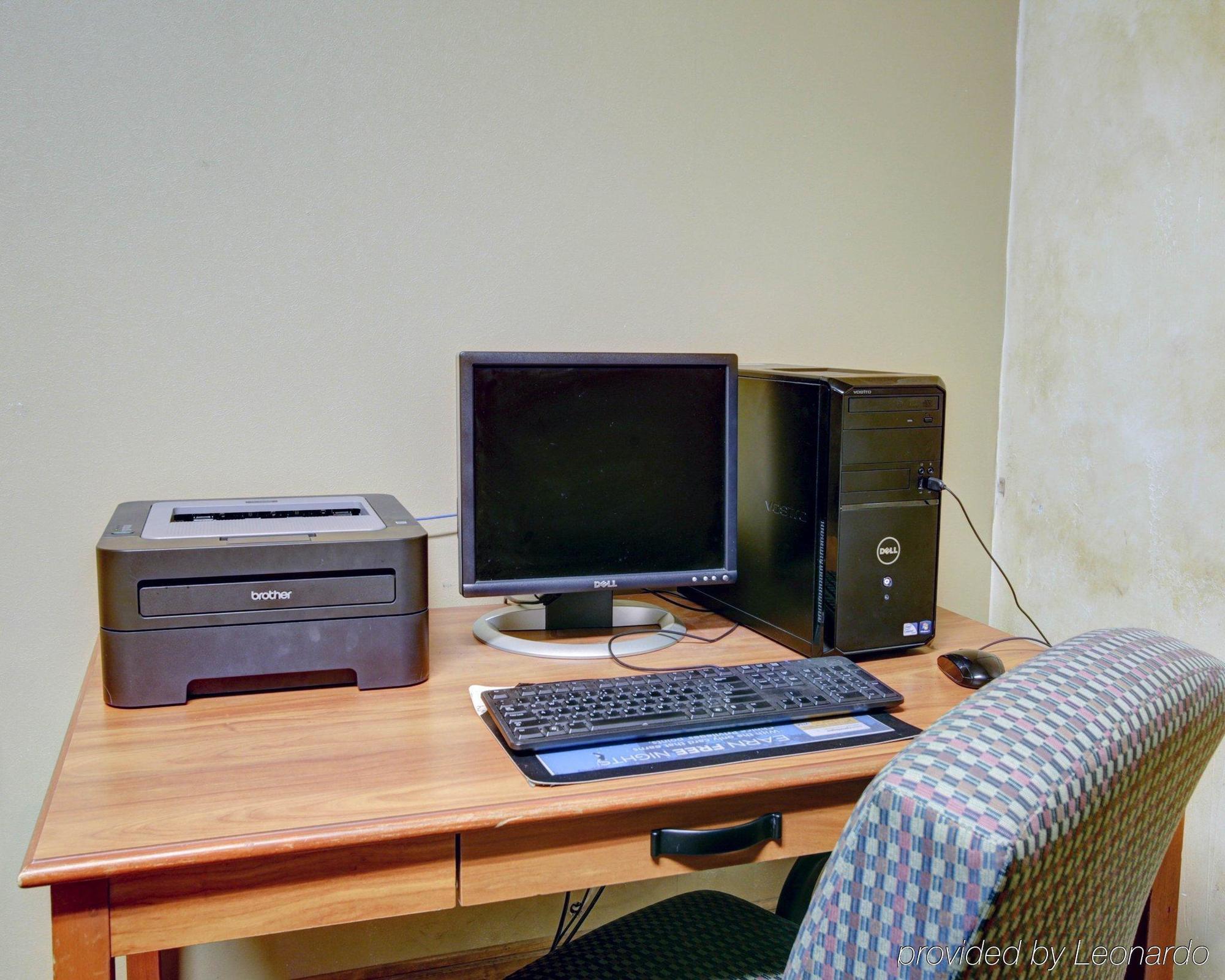 Quality Inn & Suites Airport Austin Bagian luar foto