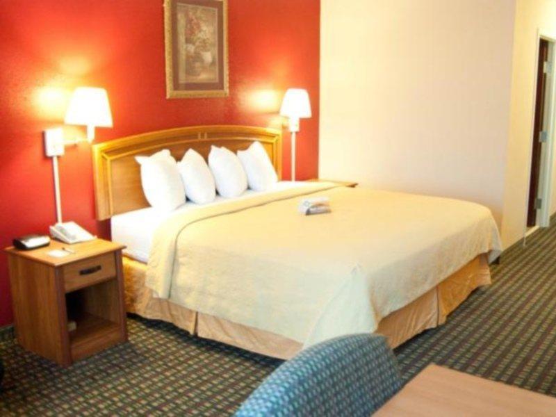 Quality Inn & Suites Airport Austin Bagian luar foto
