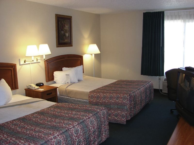 Quality Inn & Suites Airport Austin Bagian luar foto