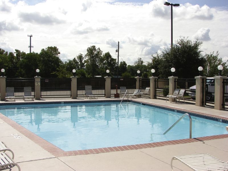 Quality Inn & Suites Airport Austin Bagian luar foto