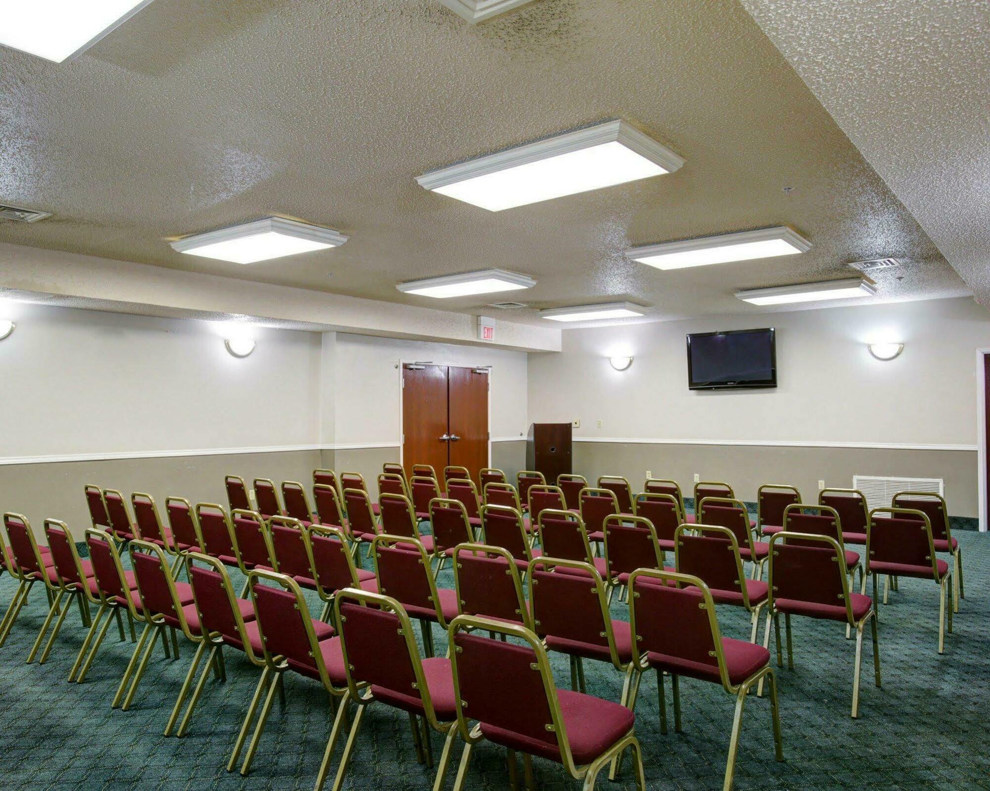 Quality Inn & Suites Airport Austin Bagian luar foto